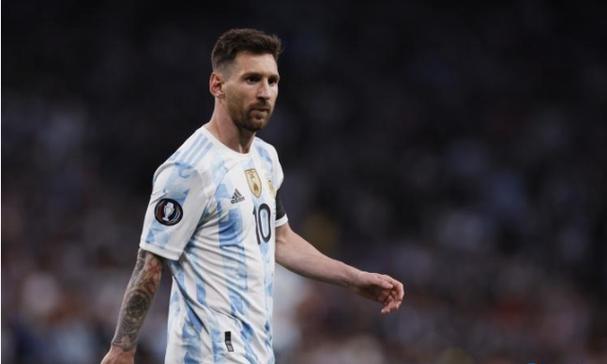 10月27日丁二烯胶期货收盘下跌1.43%，报10995元